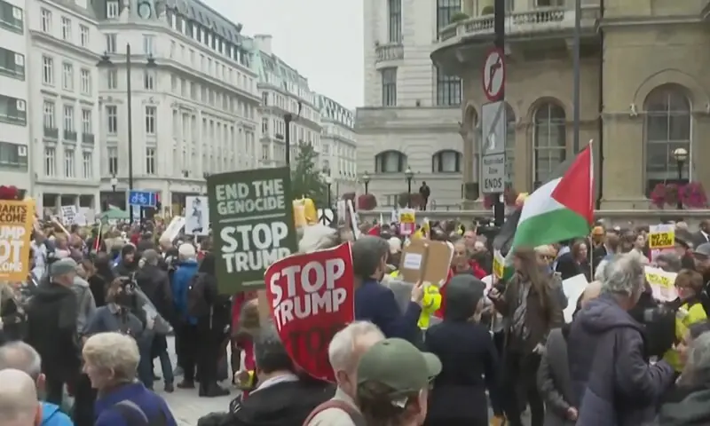 — فوٹو: اسکرین شاٹ، نیویارک ٹائمز؛ لندن میں ٹرمپ کے دورہ برطانیہ کیخلاف مظاہرہ کیا جارہا ہے