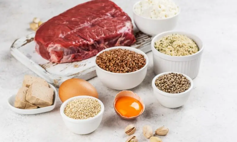 ہم پروٹین دالوں اور گوشت دونوں سے حاصل کرسکتے ہیں