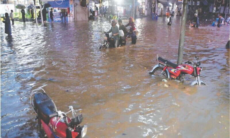  Most of Lahore&rsquo;s busy intersections witnessed traffic blockades due to the water accumulated on roads after a downpour lashed the city on Sept 8, 2025. &mdash; White Star 