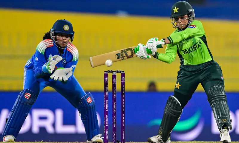Pakistan’s Sidra Amin (R) plays a shot during the ICC Women’s Cricket World Cup 2025 one-day international (ODI) match between India and Pakistan at the R. Premadasa International Cricket Stadium in Colombo on October 5, 2025. — AFP