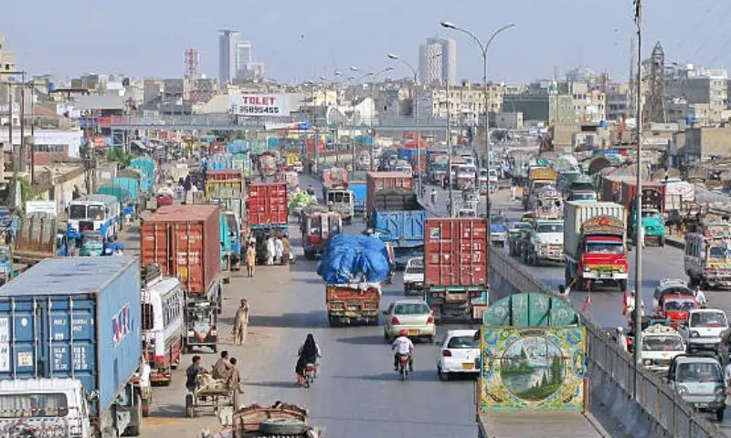 ماڑی پور جو کراچی کو بندرگاہ سے جوڑتا ہے—تصویر: گیٹی ایمیجز