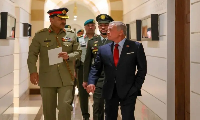 Jordanian king lauds Pakistan military’s role in regional peace during meeting with COAS Munir