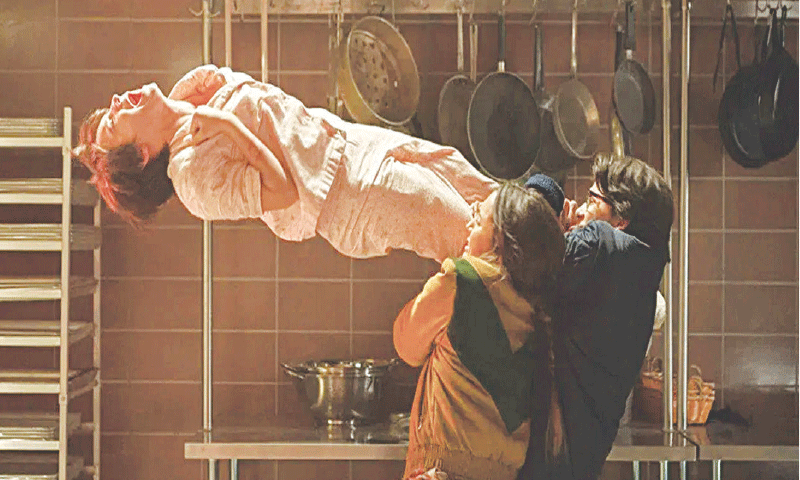 CINEMASCOPE : PHONE FIXATION