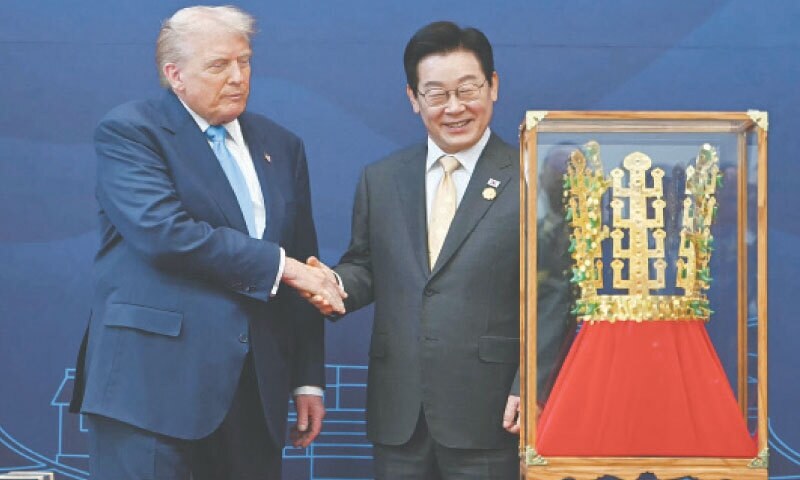 Trump receives golden crown replica in South Korea