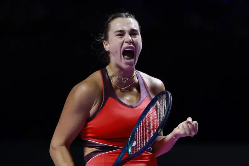 Sabalenka overcomes holder Gauff to reach semis of WTA Finals