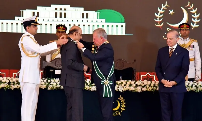 Jordan’s King Abdullah II confers the Order of the Bejewelled Grand Cordon of Al-Nahda, one of the kingdom’s highest honours, upon President Asif Ali Zardari during an investiture ceremony at the Presidency on November 16. — X/@PPPmediacell