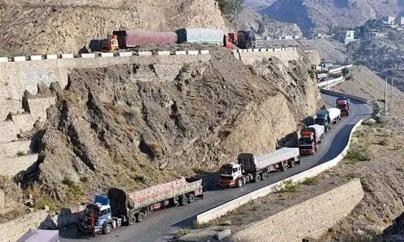 پاک افغان سرحد کی بندش سے تجارت مفلوج، سیمنٹ، ادویات اور زرعی برآمدات سخت متاثر