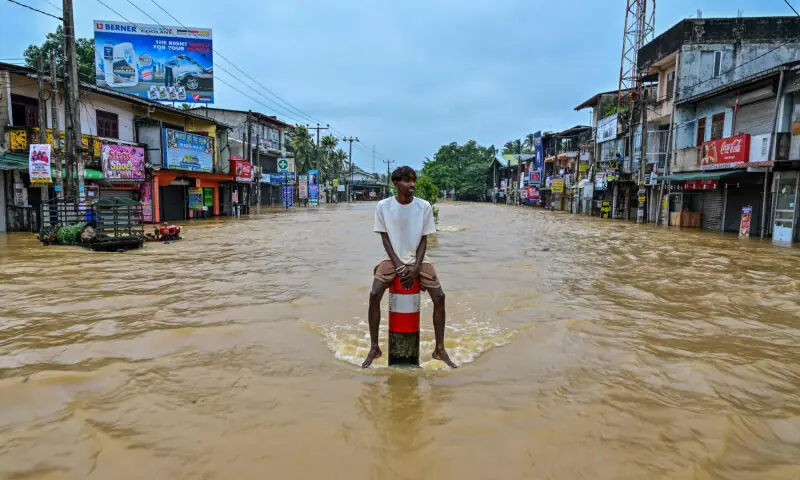 Floods hit Sri Lanka’s capital Colombo as Cyclone Ditwah death toll rises to 159