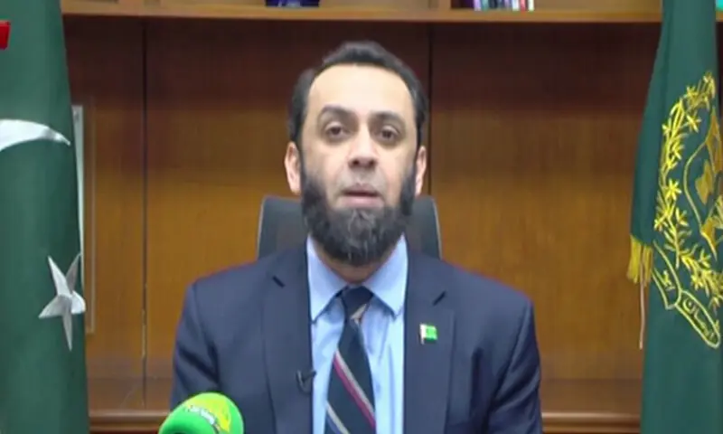 Tarar assails Imran’s sisters for giving interviews to Indian media; Noreen Niazi slams PML-N over ‘double standards’