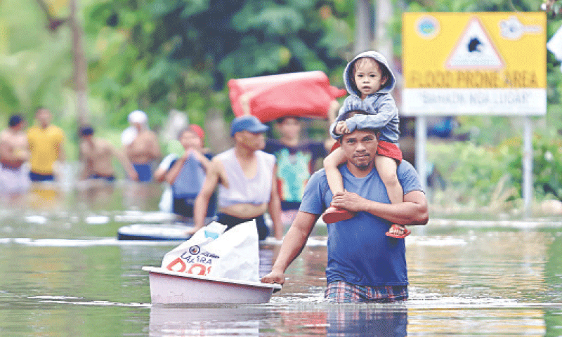 Typhoon Fung-wong approaching the Philippines