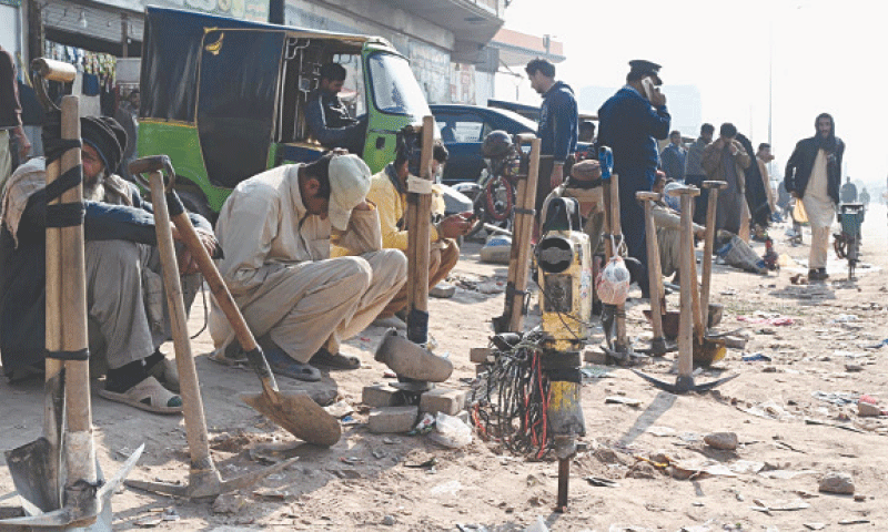 Govt utters cautious optimism amid mixed economic performance