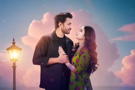 Real-life couple Saboor Aly and Ali Ansari are returning to our TV screens together in Faaslay