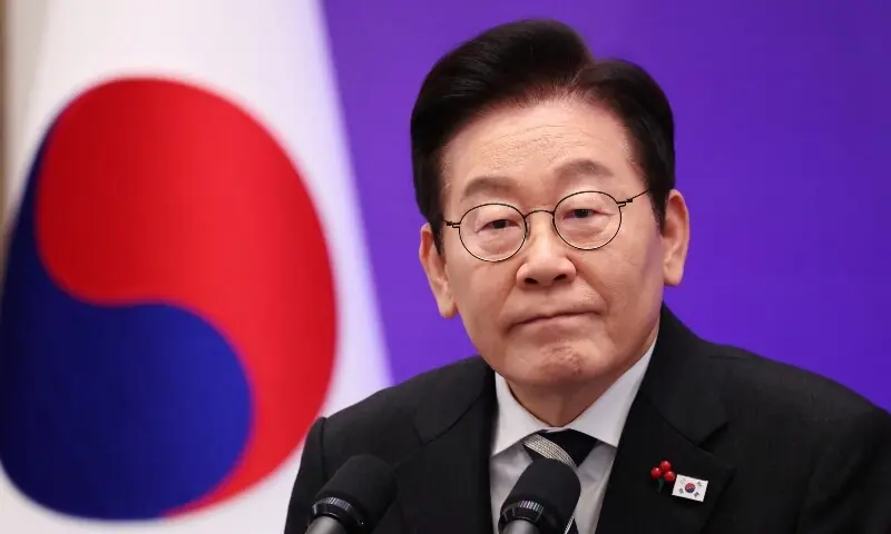 South Korea president feels should say sorry to North over leaflet drops