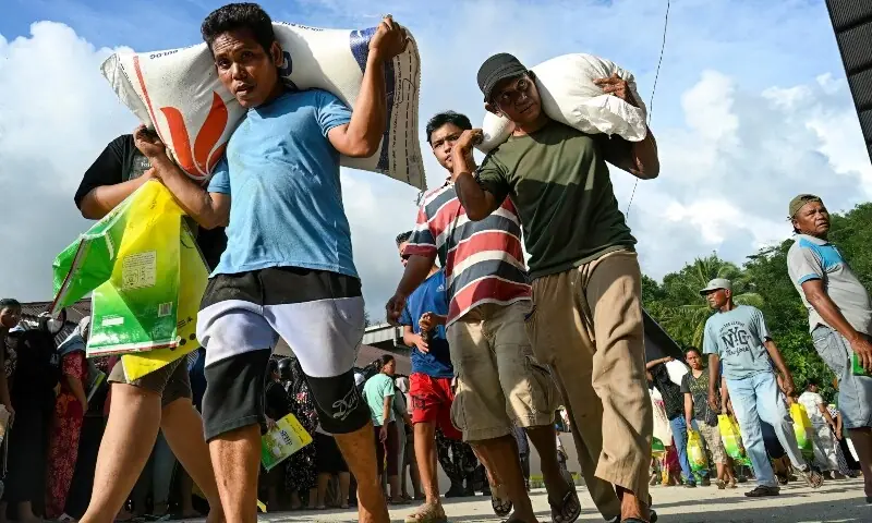 Frustration in Indonesia as flood survivors await aid, toll crosses 700 – World