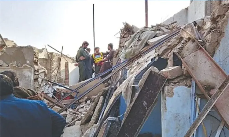 Woman, young boy killed as cylinder blast rips through Larkana locality