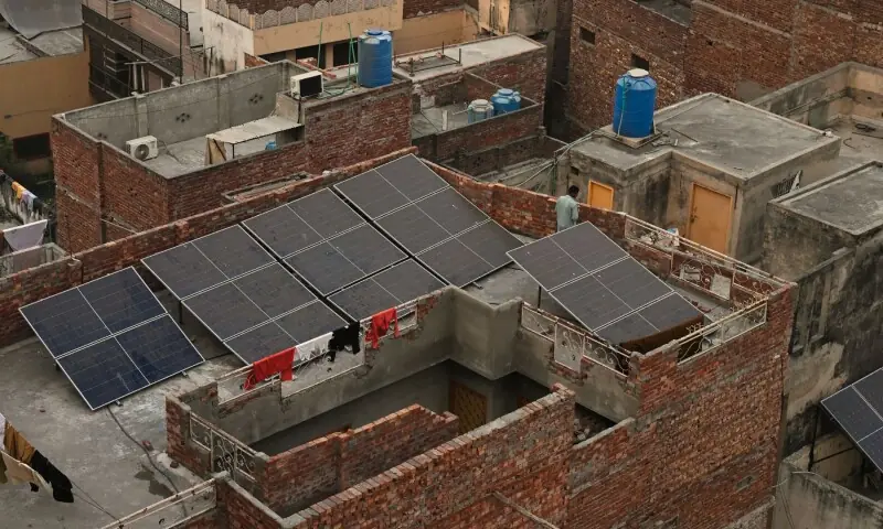 Pakistan's solar shift has a gender problem - Pakistan - DAWN.COM