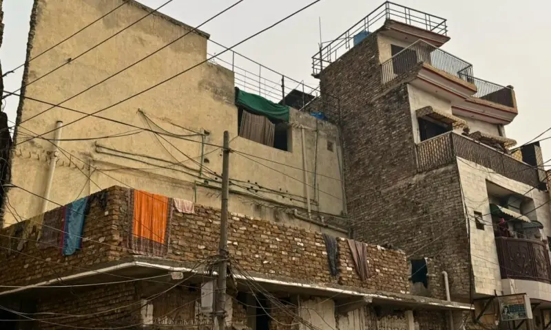  A house in Mareer Hassan, Rawalpindi, with solar panels installed. 
