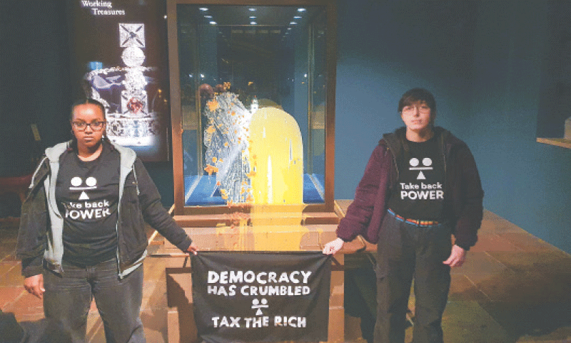 Four arrested after food thrown at Britain’s Crown Jewels