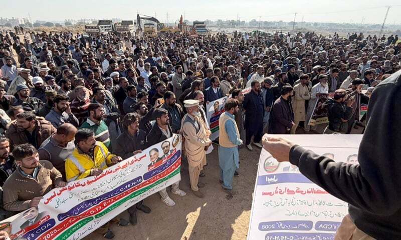 Land owners hold protest, reject CDA’s built-up awards for C-16 & H-16