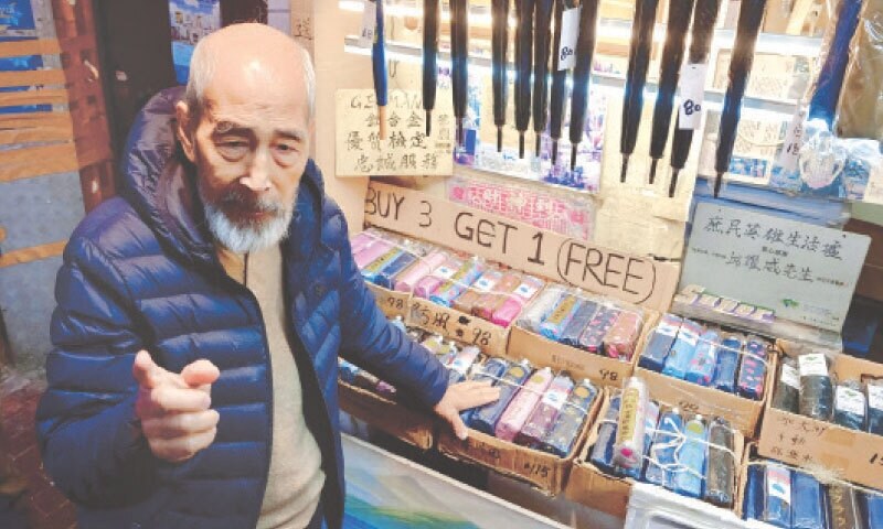 Hong Kongers bid farewell to ‘king of umbrellas’