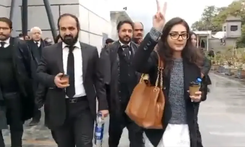 Lawyers Imaan Mazari and Hadi Ali Chattha arrested by police in Islamabad