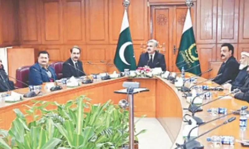 CJP outlines reform priorities during meetings with bar delegations