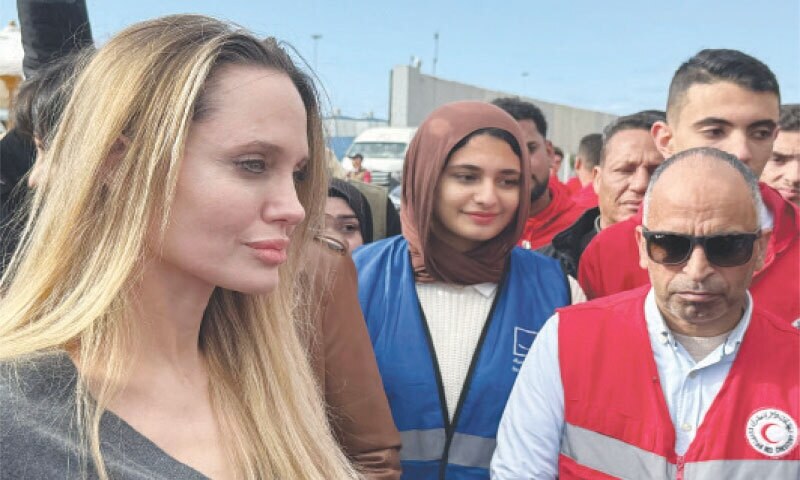 Jolie visits Egyptian side of Rafah crossing