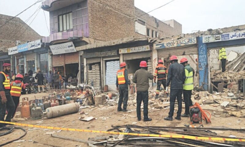 One killed, three injured as shop roofs collapse after cylinder blast in Lodhran