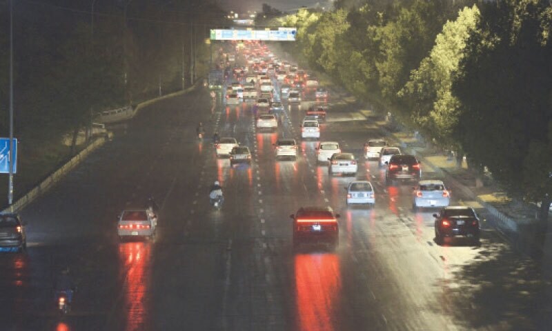 Travel advisory issued for Murree as hill station receives snowfall