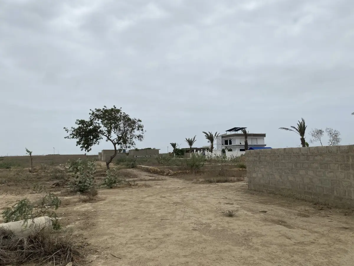 A view of the Aashqan-e-Mustafa society on Suparco Road.