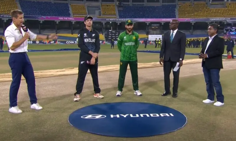 Pakistan win toss, elect to bat in Super Eight opener against New Zealand