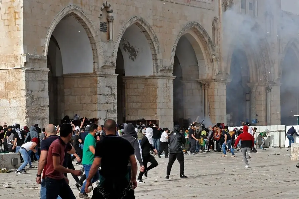 Israeli settlers attack mosque in West Bank