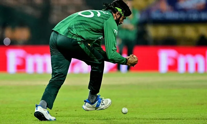  Pakistan&rsquo;s Usman Tariq drops a catch during the 2026 ICC Men&rsquo;s T20 Cricket World Cup Super Eights match between England and Pakistan at the Pallekele International Cricket Stadium in Kandy on February 24, 2026. &mdash; AFP 