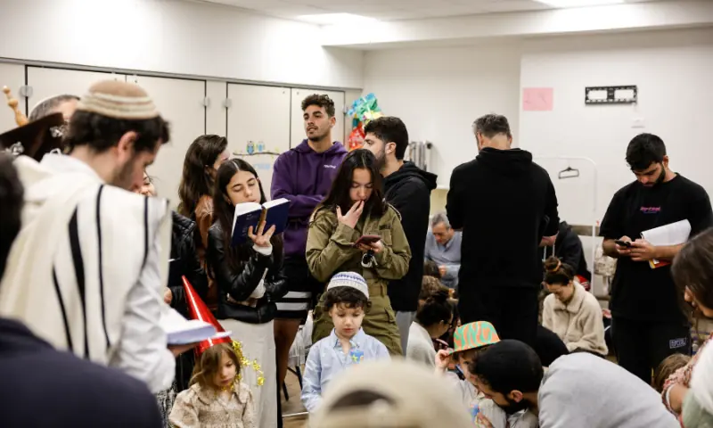 Israelis gather in a bomb shelter, after missiles were launched towards Israel from Iran following strikes by Israel and the US on Iran, in Tel Aviv, Israel February 28, 2026. &mdash; Reuters