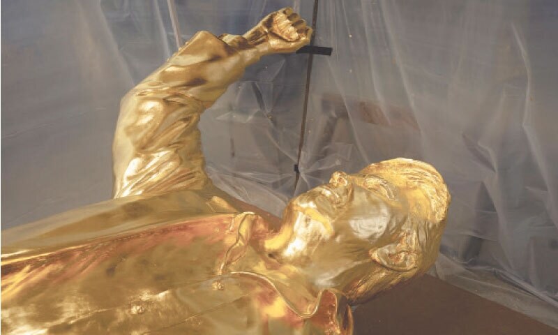 Golden Trump statue crippled after crypto pay dispute