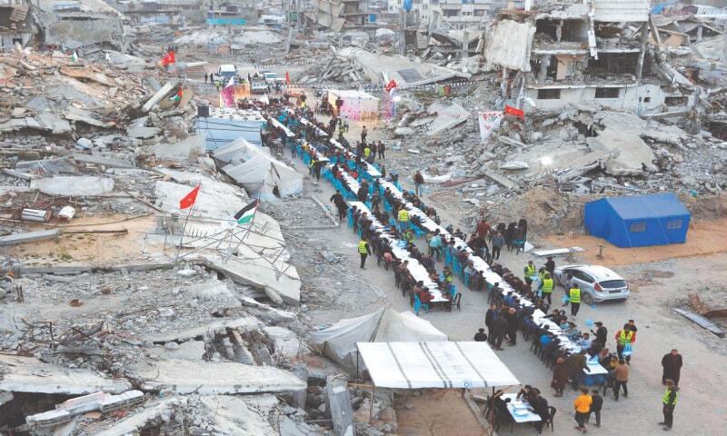 Ramazan begins in Gaza amid ruins of shattered mosques