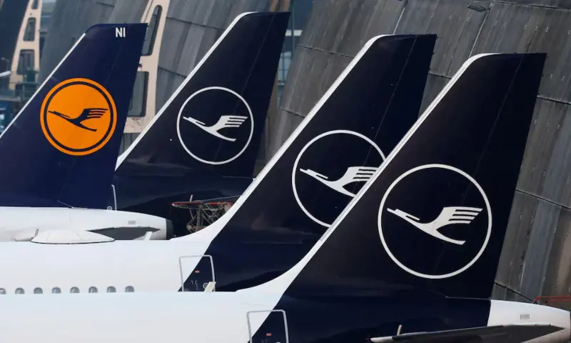 Lufthansa planes stand parked as Frankfurt airport is closed to passengers with planned departures due to a strike organised by Verdi union, in Frankfurt, Germany on March 7, 2024. &mdash; Reuters/File
