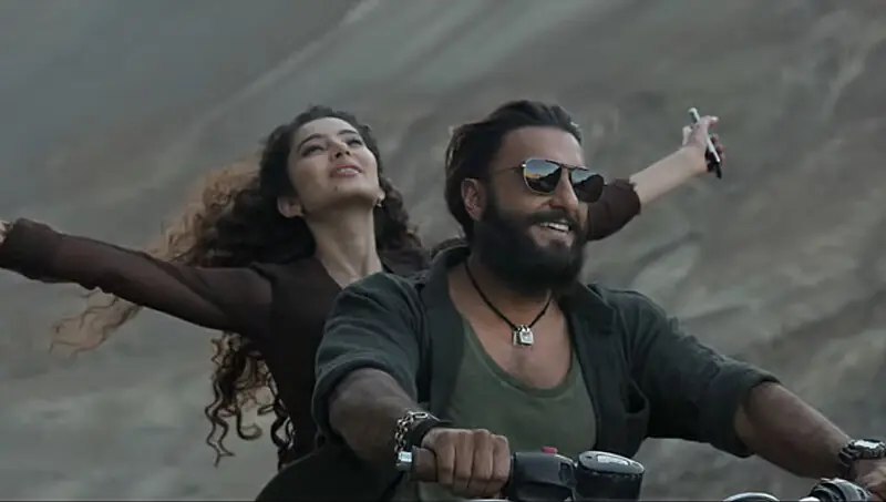  Sarah Arjun and Ranveer Singh 