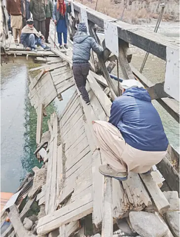 Suspension bridge collapses in Upper Chitral - Newspaper - DAWN.COM