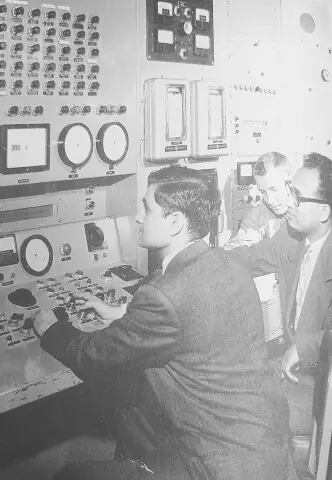  Munir Ahmad Khan at the Argonne Labs, USA, in 1957 | Photo from the book 