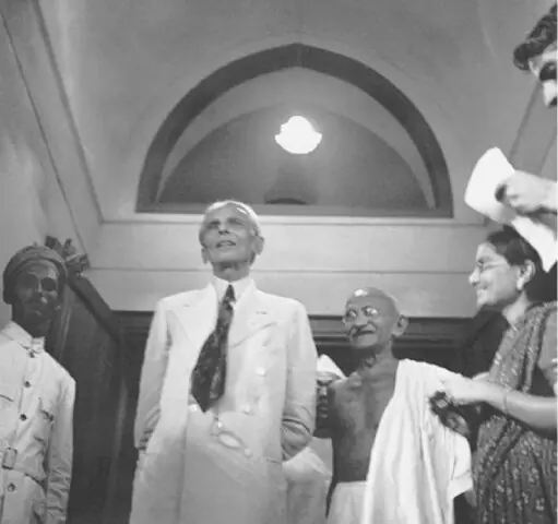  Mohammad Ali Jinnah and Gandhi in Bombay, September, 1944. 
