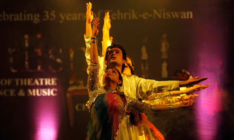  Tehrik-i-Niswan&rsquo;s Tlism dance, music and theatre festival | Reuters 