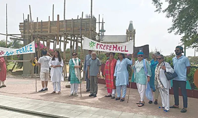  A protest against the construction of a gate and fence around Frere Hall in 2022 | White Star 