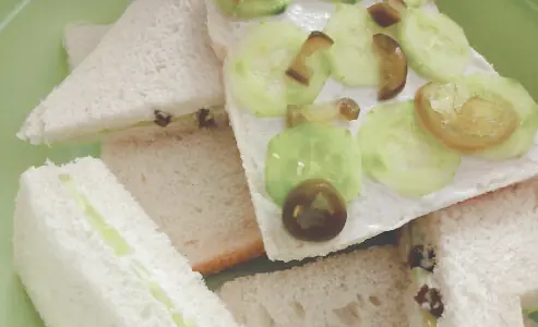  Cucumber sandwiches with jalape&ntilde;o peppers | By the writer 