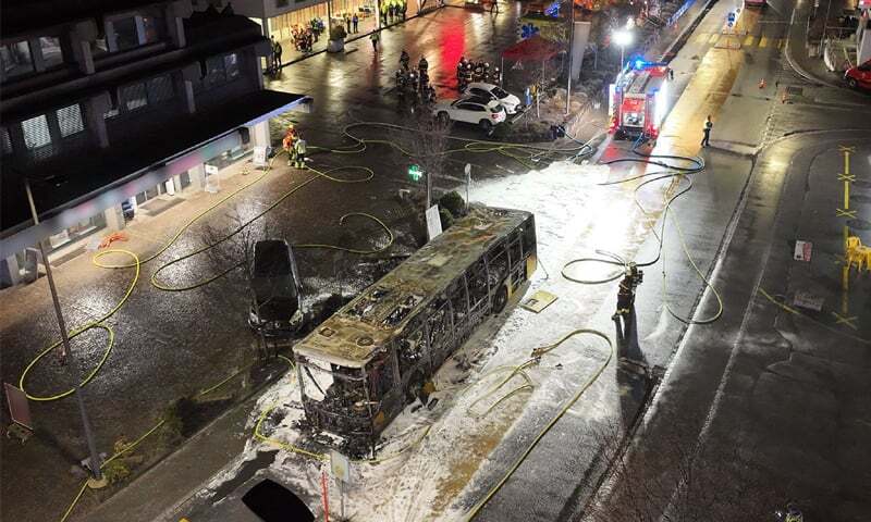 Six die on Swiss bus as man sets himself on fire - Dawn by Ali Tauqeer Sheikh, Khurram Husain, F.S. Aijazuddin, Coco Ushiyama, Raheela Hameed Khan Durrani, Zahid Hussain
