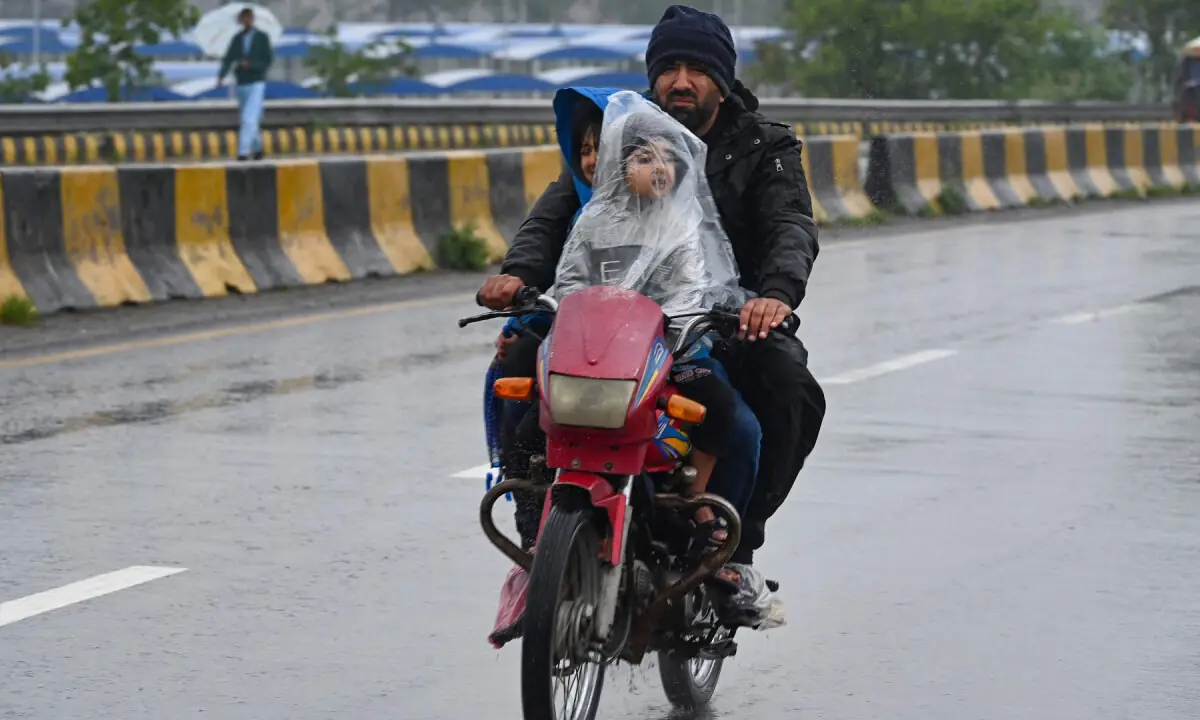 PMD forecasts countrywide spell of heavy rains from April 5-9
