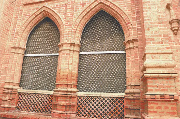The tall arches with brick-baked netting at the base present a spectacle of beauty in symmetry. — Photos by the writer