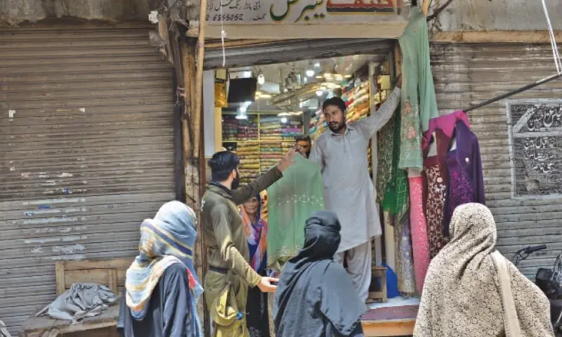 More shops defying 8pm closure sealed in Lahore