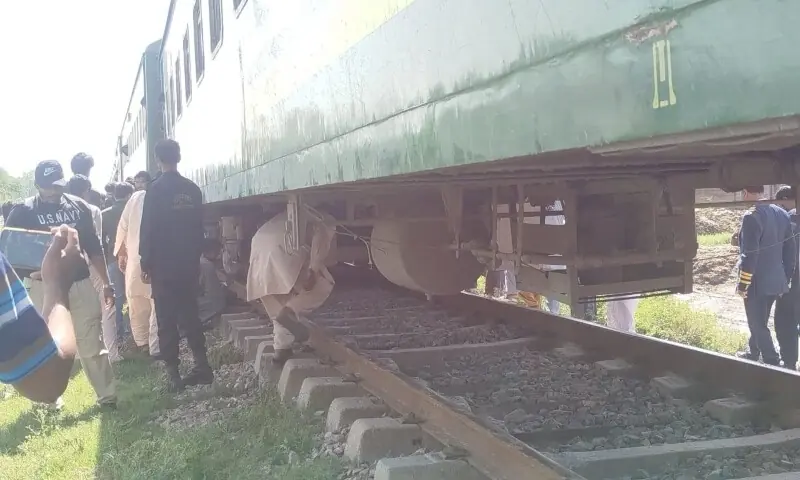 Lahore-bound Shalimar Express derails near Sheikhupura; rail traffic suspended