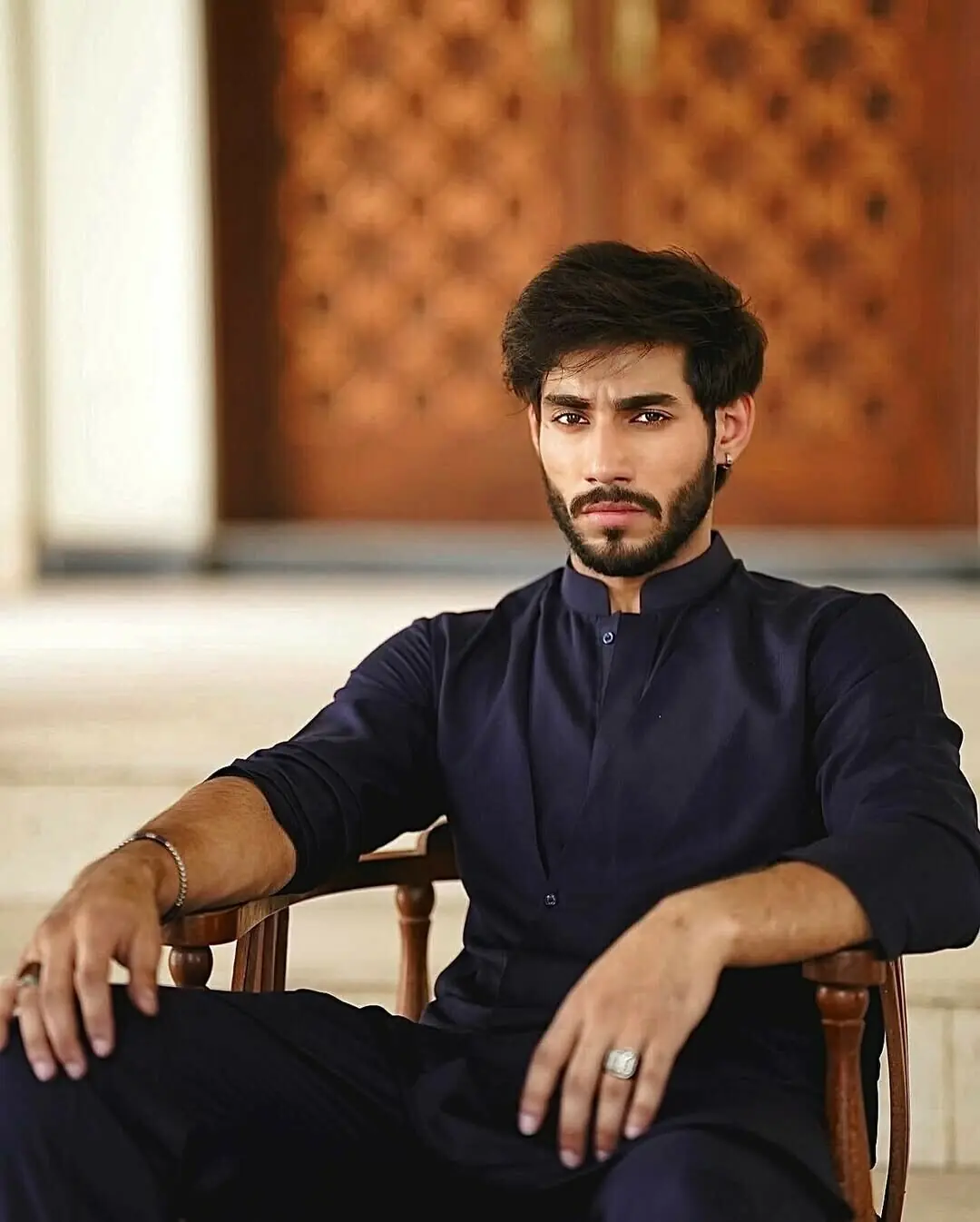 Why was actor Ali Raza asked about his lack of 'Lahori accent' while speaking Urdu?